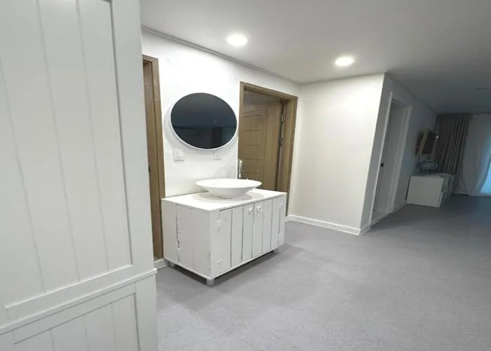 Appartement New Jins House - 5mins To Myeongdong Station, 3 Rooms, Big Living