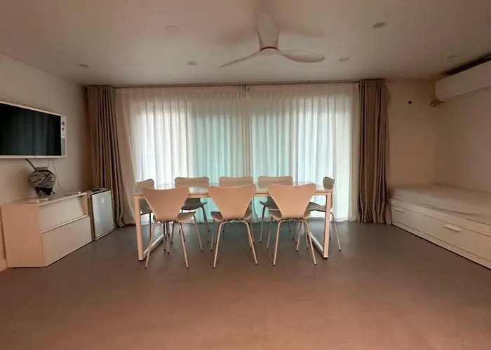 New Jins House - 5mins To Myeongdong Station, 3 Rooms, Big Living