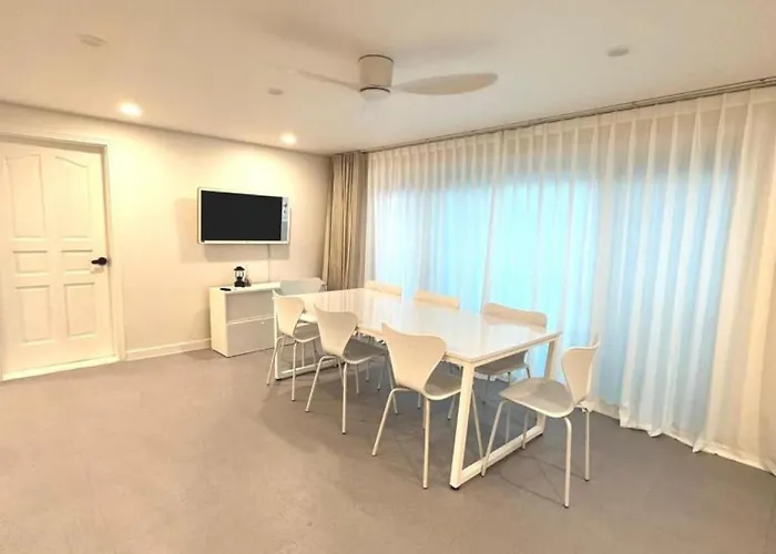 New Jins House - 5mins To Myeongdong Station, 3 Rooms, Big Living Appartement *