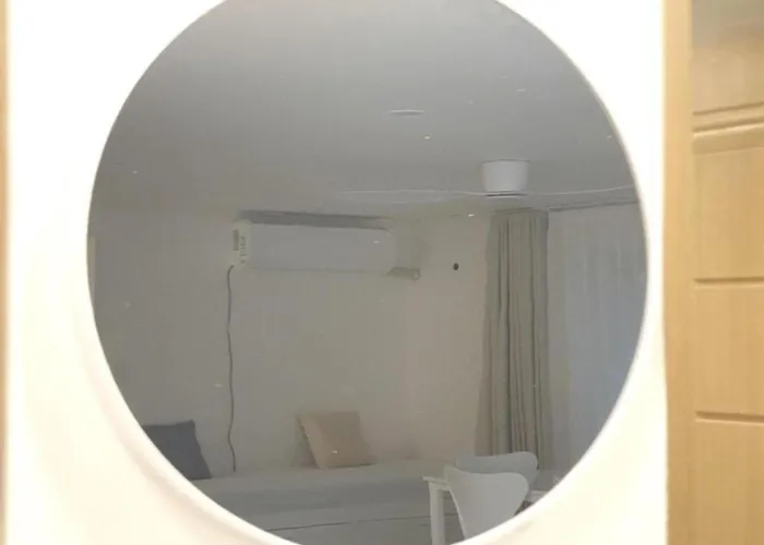New Jins House - 5mins To Myeongdong Station, 3 Rooms, Big Living *