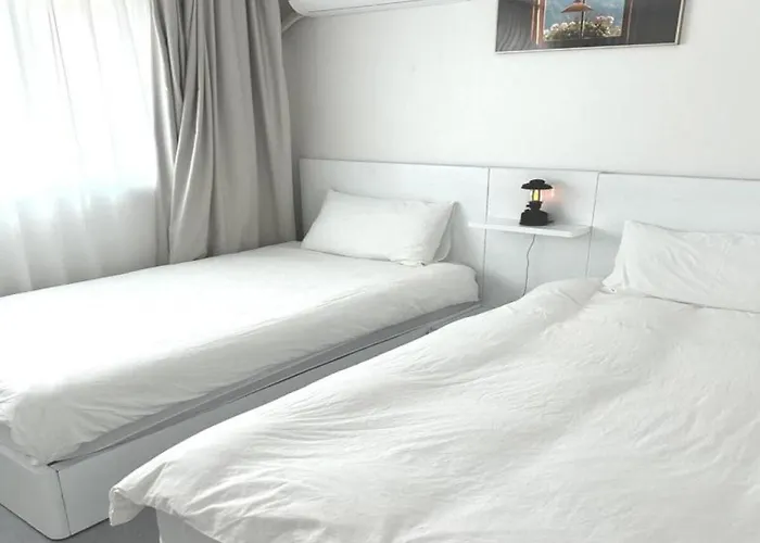 New Jins House - 5mins To Myeongdong Station, 3 Rooms, Big Living