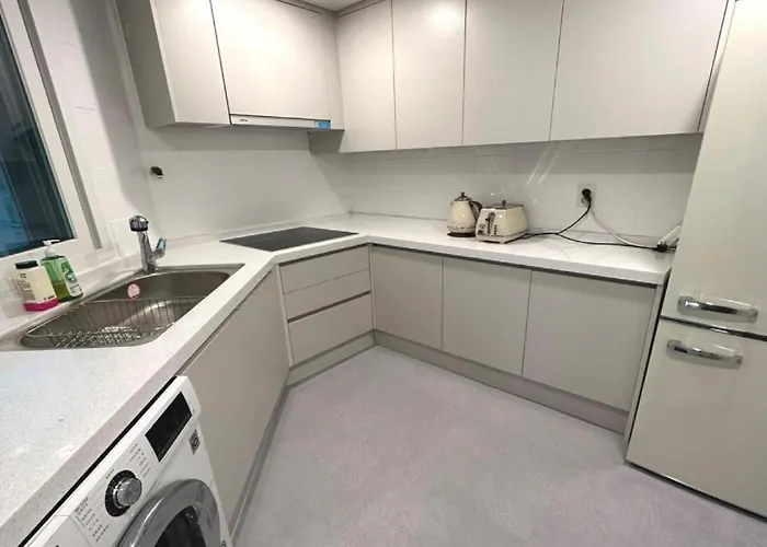 Appartement New Jins House - 5mins To Myeongdong Station, 3 Rooms, Big Living